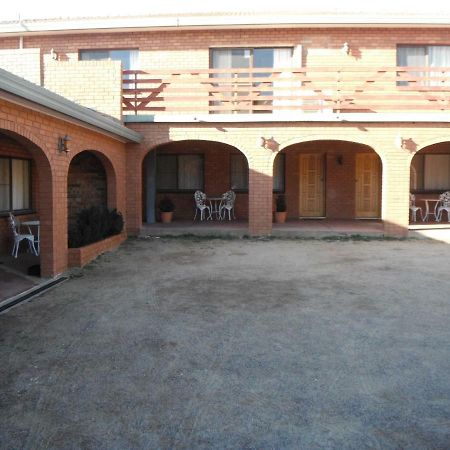 Coomacountry Club Motor Inn Exterior foto